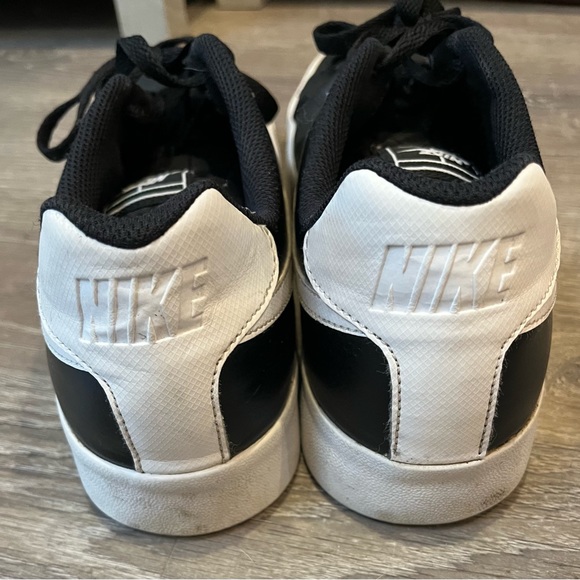 COPY - Men’s Black Nike Signature Sneakers size 11, Good Condition, Mild Scuffs… - Picture 5 of 8